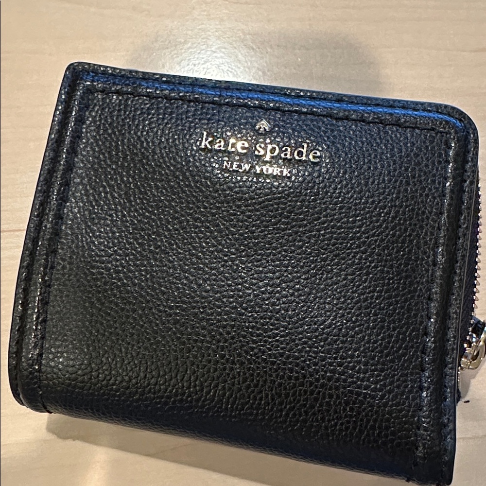 Kate Spade Eva Small L-Zip Bifold Wallet with exterior ID Window